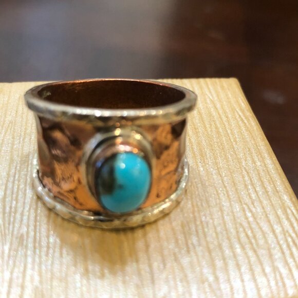 Turquoise Gemstone Ring - Oval Shape - Wide Hammered Copper Band - Size 10 - Picture 13 of 13